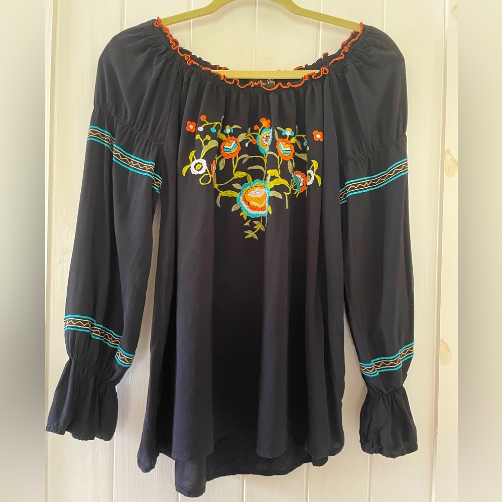 Melissa Paige Black Embroidered Boho Blouse Top size M Long Sleeve
